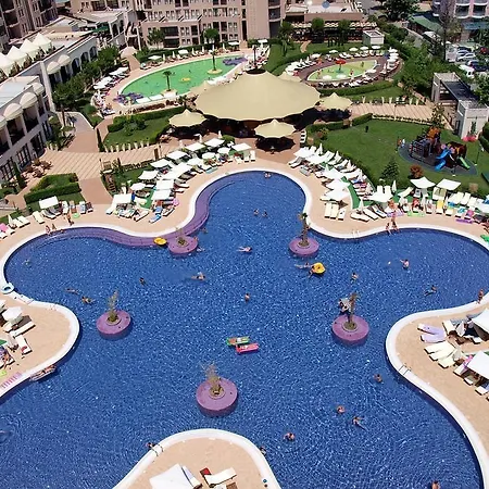 In Royal Beach Lejlighed